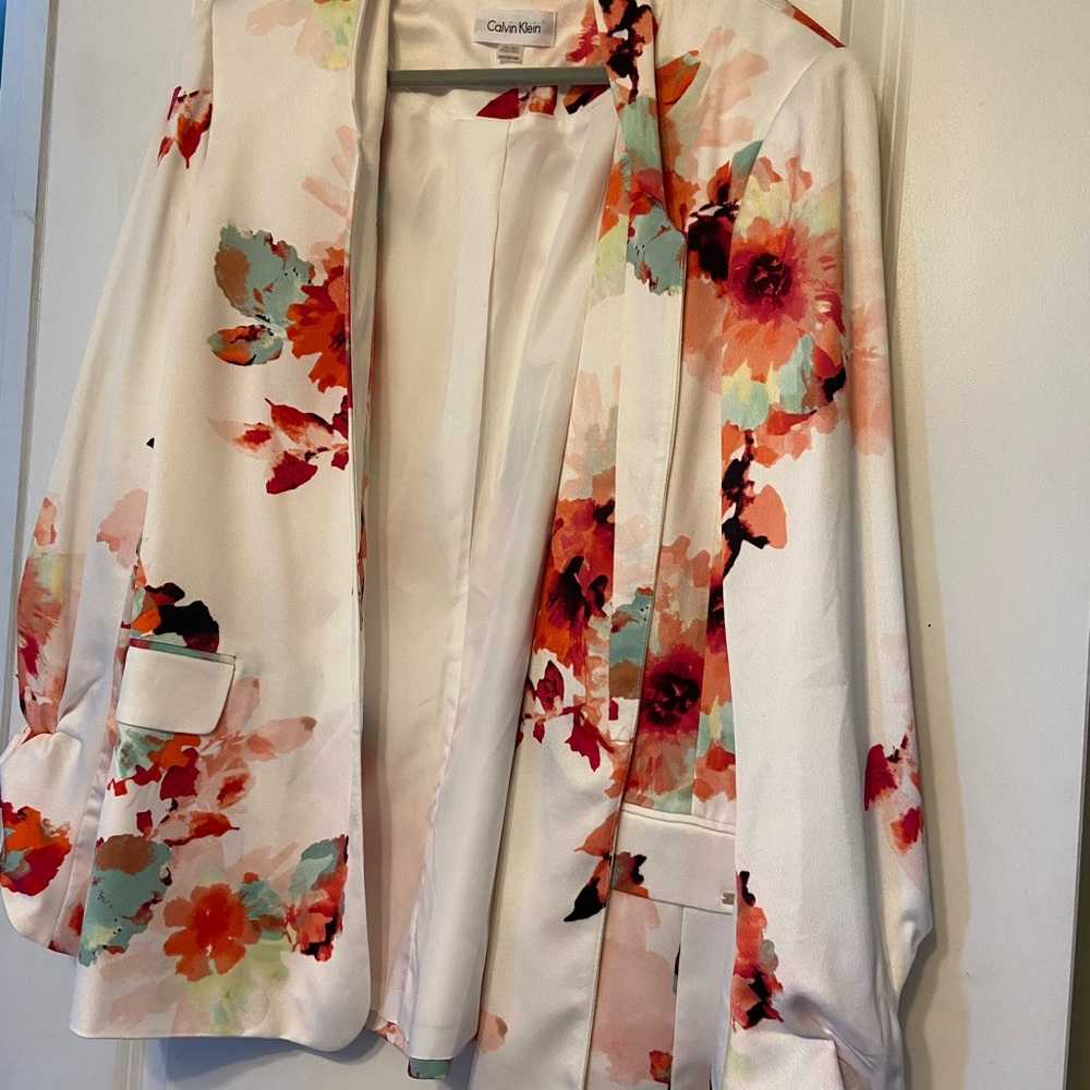 Perfect for Work, Spring/Summer outfits or even to use as a Perfect Cover Up